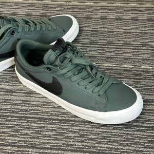 Green Nike men’s size 9 Shoes